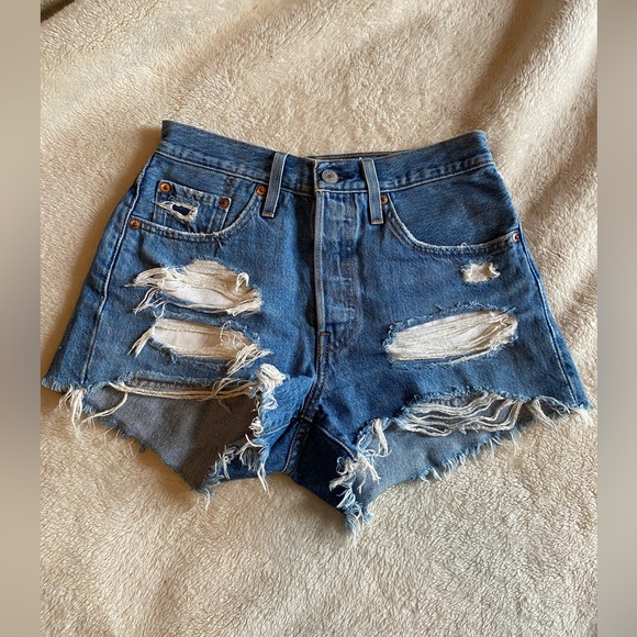 Levi’s vintage 501 distressed denim shorts - Picture 1 of 4